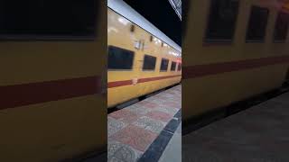 06236 SVMT Bengaluru Special Fare Chhat Puja Special DNR to SVMB Arriving in RDM Station travel [upl. by Miculek420]