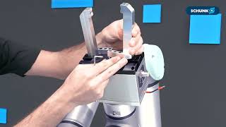 Inbetriebnahmevideo SCHUNK EGU amp EGK an Universal Robots [upl. by Caughey214]