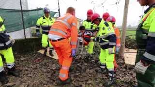 PROTEZIONE CIVILE  Simulazione terremoto e intervento [upl. by Ardnosal]