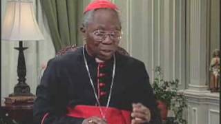 Communion Kneeling and on the Tongue is Preferred Form  Cardinal Arinze amp Redemptionis Sacramentum [upl. by Esinev]