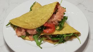 Piadina di ceci con salmone affumicato e insalata mista  Ricetta Light [upl. by Anilok]