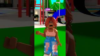 MENINA MORENA FOI EXPULSA DO PARQUINHO roblox brookhaven [upl. by Ahsenid]