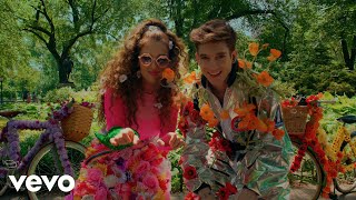 Thalia Aterciopelados Leon Leiden  Florecita Rockera Official Video [upl. by Gnahk]