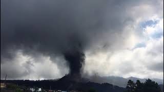 SEPT 25th 2021 Massive EXPLOSIVE COLUMN on LA PALMA volcano eruption hazard geology disaster [upl. by Yllib]