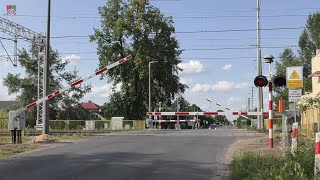 Przejazd kolejowy Żychlin PL  672023  Železniční přejezd  Polish railroad crossing [upl. by Aitnauq]