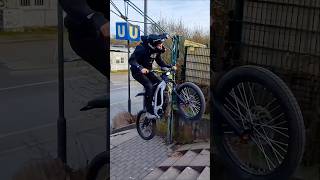 🏥VERLETZUNG ohne Helm💀🤕 surron surronebike crash failfriday fridayfails [upl. by Arta900]