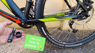 🔧 RESSERRER UN AXE DE BOÎTIER PÉDALIER SUR UN VÉLO VTT 😉 [upl. by Eimmac]