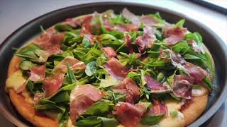 PIZZA DE RUCULA Y JAMON CRUDO [upl. by Lokim]