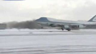 President Obama lands at Albany International Airport 012111 [upl. by Polish]