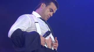 ROBBIE WILLIAMS  Showing his Birdies tattoo  Belfast 13062014 [upl. by Trotta]