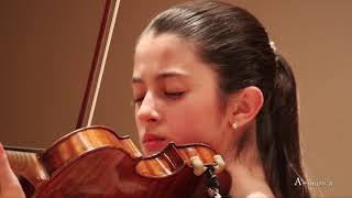 Amúsicacom A Vivaldi quotEl veranoquot Maria Dueñas violín [upl. by Lacram]