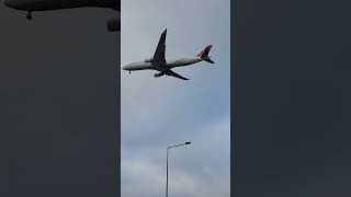 FINAL APPROACH AIRBUS A330 AT LTFM Türk Hava Yolları İstanbula iniş [upl. by Htezil339]