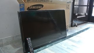 Samsung 32 inch Series 4 4003 TV Unboxing  The Inventar [upl. by Anelam]