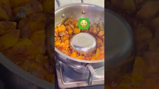 How to separate extra oil from your veggies easy hack ytshorts kitchenhacks food viralvideo [upl. by Inaliel792]