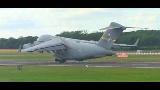 USAF Boeing C17A Globemaster III 077182 departing RIAT 2024 [upl. by Svirad]