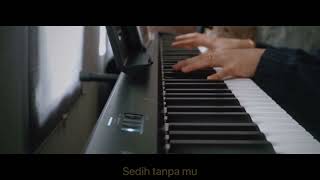 Insomniacks  Sempurna Piano Cover amp Lirik [upl. by Nwahsel538]