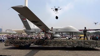 Parade Berbagai Alat Tempur Drone  HUT TNI 79 [upl. by Swiercz]