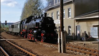 Bahnhof Mohlsdorf am 1110199386 1001 mit P 8361 nach Neumark [upl. by Ivan488]