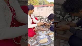 Pahli bar chulhe par roti banai [upl. by Bonnell]