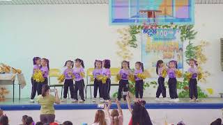 Action Song Dance Kinder Gold and Green [upl. by Acirea]