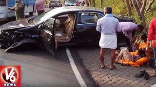 Road Accident at Tirumala Ghat Road  Car Hits Wall  Tirupati  V6 News [upl. by Azil68]