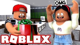 GIVING MY GIRLFRIEND A SURPRISE GIFT  ROBLOX [upl. by Gusba]