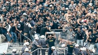 Torcida do Corinthians entra em confronto com a PM [upl. by Sexton]