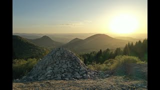 Le Suchaillou de Raffy une cabane contemporaine en pierre sèche HauteLoire Pierre sèche  FFPPS [upl. by Clementina127]