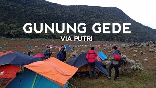 PENDAKIAN GUNUNG GEDE VIA PUTRI  SAAT WEEKEND [upl. by Lorenza417]