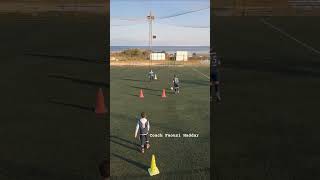 Pass appel de balle scanning contrôle pied gauche pass pied droit U10 warm up passing drill soccer [upl. by Noffets]