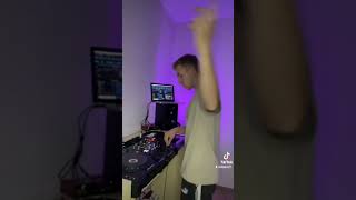 Una tranquila que es domingo 😅 dj mezcla mashup remix music djairo mix musica cdj900 [upl. by Fi587]