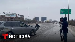 Autoridades ruegan no manejar en la tormenta invernal  Noticias Telemundo [upl. by Landbert899]