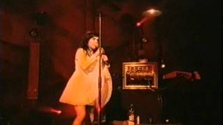 Björk  Violently Happy live at Cambridge 1998 [upl. by Broddie189]