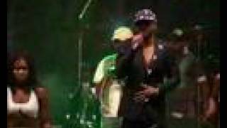 Fally Ipupa Associé live [upl. by Ahserb333]