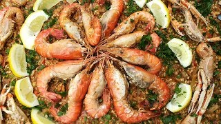 Paella valensiana mista di carne e pesce Ricetta originale spagnola Accompagnata con Sangria [upl. by Havelock]