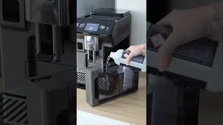 Comment utiliser le détartrant DeLonghi  delonghifrance coffee detartrage [upl. by Artemed]