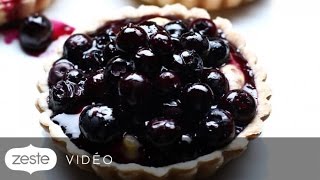 Recette de tartelettes aux bleuets et crème pâtissière  Zeste [upl. by Ellenid]