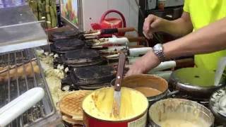 FOOD OF HK iconic street food Egg waffle 雞蛋仔 [upl. by Teplica]