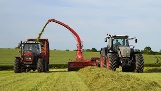 Fendt 936 amp JFStoll 1460 Trailed Forager [upl. by Rebmac]