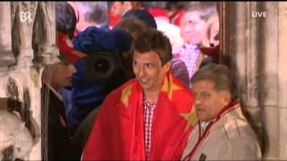 FC Bayern  Meisterfeier vom Marienplatz 2013  Part 79 [upl. by Tak39]