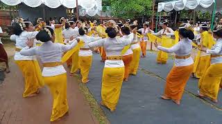 Tari Rejang Sari PHDI Denpasar ngayah ring Pura Agung Kentel Gumi [upl. by Lough311]