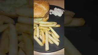 zinger burgerzingerchicken burger spicyburger ytshortsvideo ytshorts viralshort food yumyy [upl. by Netsirt]