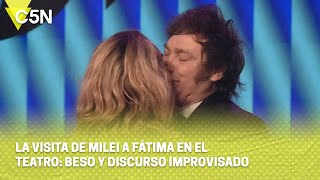 El BESO de MILEI a FÁTIMA FLOREZ en el ESCENARIO [upl. by Grantham113]