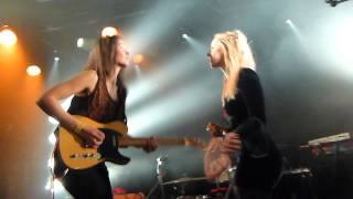 Plastiscines  Cest la ouate Caroline Loeb cover  LIVE PARIS 2014 [upl. by Nahtanhoj]