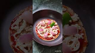 কিপ্টা বান্ধবী পাপড় দিয়ে Pizza বানিয়ে আমাদের treat দিয়েছিল 😂😂pizzarecipepapadpizza [upl. by Lotsirk742]