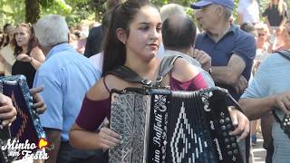 Tocadora mostra como se Toca Concertina em Arcos de Valdevez [upl. by Anitnuahs]