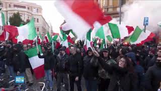 Bologna tensione per le manifestazioni contrapposte [upl. by Lenoj]