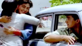 Aamir Khan amp Juhi Chawla run away from home  Daulat ki Jung  Bollywood Scene 1224 [upl. by Elbert]