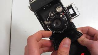 Zeiss Ikon Ikonta 5202 1933 [upl. by Jemmie73]