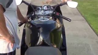 2002 Kawasaki ZX7R Start up [upl. by Turnheim]